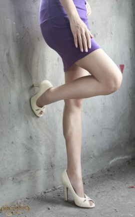 原味妖妖原创丝袜美腿套图-公园外拍_丽丝库