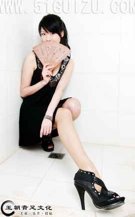 王朝贵足 No.134 迷蝶V领黑色连身裙露趾高跟系列A_丽丝库