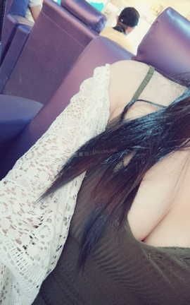 爱露出全站付费资源-转载区  白嫩妹子网咖大胆露出_丽丝库