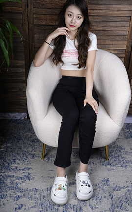 Sexy Asian Girls Feet NO.021 超级女生Liyuner的性感的大脚丫 裸足_丽丝库