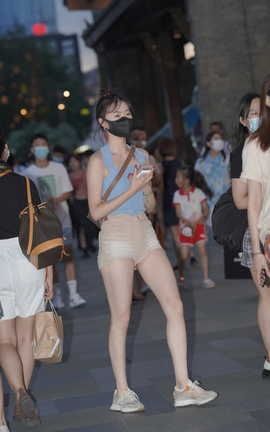 精选街拍作品 NO.1430 热裤美眉_丽丝库