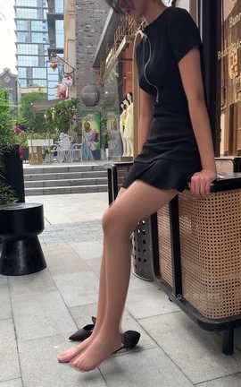 萌甜物语 XM200《路边的大秀-媛媛》[1080X1920 1分21秒]_丽丝库