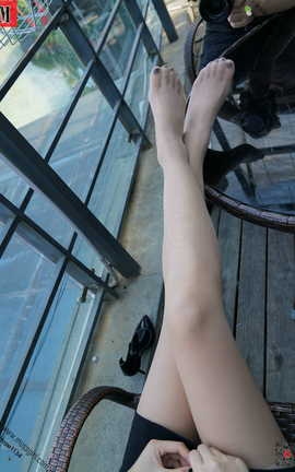 慕丝女郎MussGirl NO.203 熙媛的脚和脸哪个更精致_丽丝库