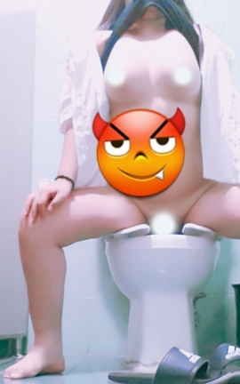 日本小萝莉大尺度自拍-1