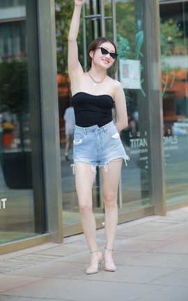 精选街拍作品 NO.0726 四九城嘎子街拍作品 热裤长腿白嫩小姐姐 part2_丽丝库