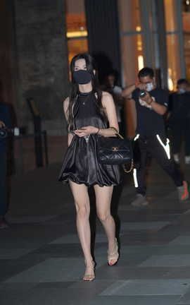 精选街拍作品 NO.1556 美腿美女 part1_丽丝库