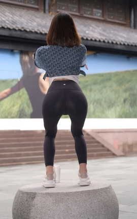 精选街拍作品 NO.1225 一始街拍作品 黑色瑜伽裤美女 part5_丽丝库