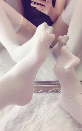 足控福利-微博上的那些美足小姐姐 022_丽丝库