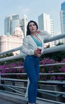 精选街拍作品 NO.0034 紧身牛仔模拍美女高清原图 part3_丽丝库