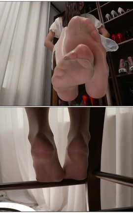 K&M足控脚底视频 241-小美女Xixi的性感39码大脚第一部（油光连裤丝袜）[0X0][0]_丽丝库