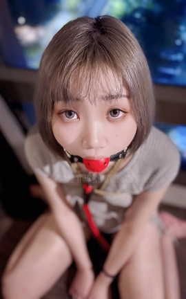 甄选系列 脸推特人气反差嫩母狗 露娜 户外人前_丽丝库