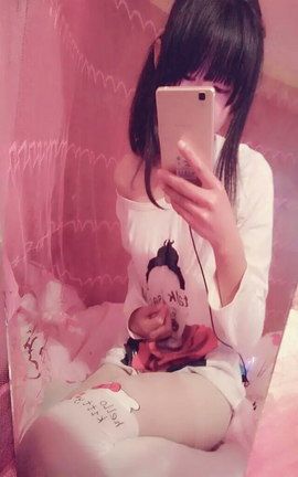 00后微博红人@元气小萝莉洛可可大尺度VIP套图-4