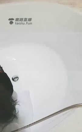 套路直播-维尼-剧情调教女奴圣水淋浴[544X960][53分11秒]_丽丝库