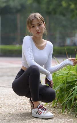 精选街拍作品 NO.1320 一始街拍作品 打篮球的黑色瑜伽裤美女 part3_丽丝库