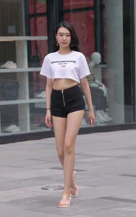 精选街拍作品 NO.1321 一只麋鹿摄影作品 黑色热裤美腿美女 part3_丽丝库