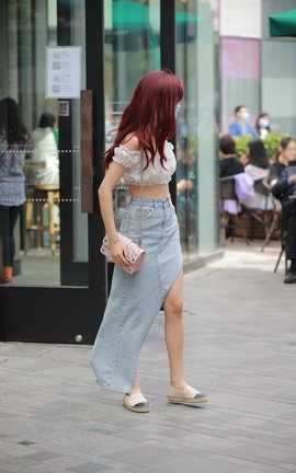 精选街拍作品 NO.0761 四九城嘎子街拍作品 牛仔裙美腿小姐姐_丽丝库