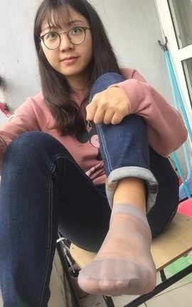 蕾蕾短丝套图-朱晨伊_丽丝库