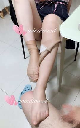 推特 高颜值账号 美腿美胸风林windwood part1_丽丝库