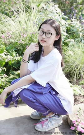 见新摄影 NO.011 梦回学生时代 公园校服棉袜裸足_丽丝库