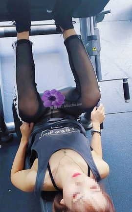 爱露出全站付费资源-原创区  健身房1_丽丝库