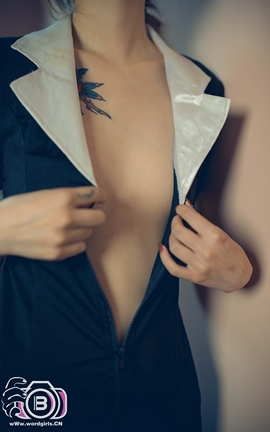 头条女神Toutiaogirls 2019.11.22 楼梯间的长腿女秘书 李温柔_丽丝库