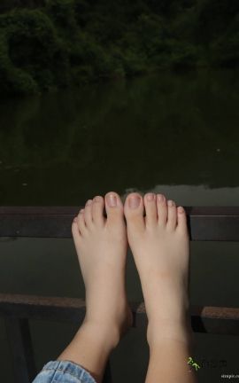 Pary摄影 NO.035 表妹与小芳拍完美脚拍食物去_丽丝库