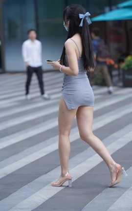 精选街拍作品 NO.0682 牛男街拍 灰裙女孩 part3_丽丝库