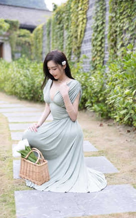 王馨瑶Yanni – 内购无水印 豆绿色连衣裙白色泳衣_丽丝库