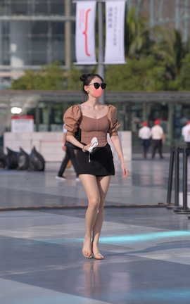 精选街拍作品 NO.1445 戴着墨镜的漂亮小姐姐_丽丝库