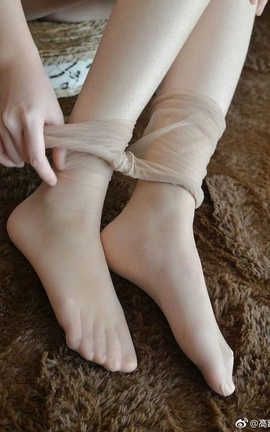 足控福利-微博上的那些美足小姐姐 045_丽丝库