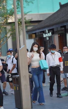 精选街拍作品 NO.1215 街拍牛仔裤长腿美女 part1_丽丝库