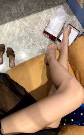 丝袜美腿博主桃脱了-付费视图14_丽丝库