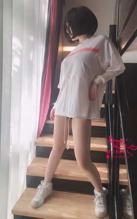 稚九酱-—楼梯球鞋_丽丝库