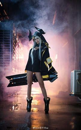 小仓千代w-微博图 卡列尼娜·爆裂_丽丝库