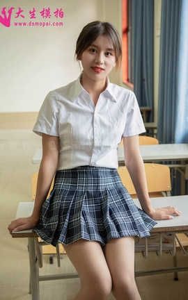 大生模拍 No.007 小颖 教室美丝足_丽丝库