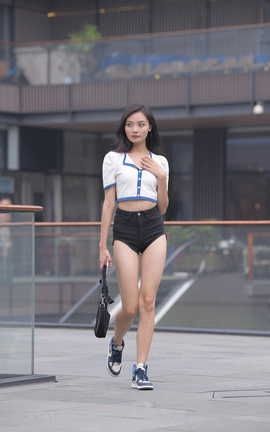 精选街拍作品 NO.1438 一始街拍作品 黑色热裤美女 part6_丽丝库