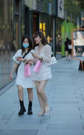 精选街拍作品 NO.0659 四九城嘎子街拍作品 短裙性感小姐姐_丽丝库