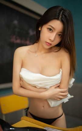 爱露出全站付费资源-丝袜美女  培训室中的黑丝实习老师_丽丝库