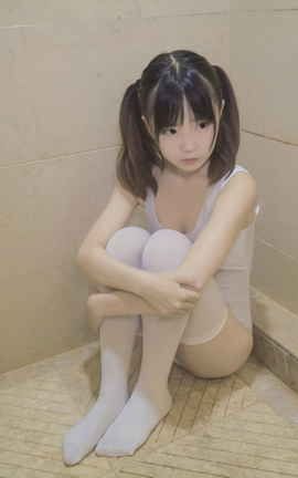 口罩御子和她的白色死库水