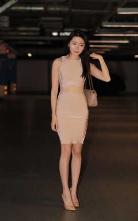 精选街拍作品 NO.1166 凯恩模拍作品 粉色裹身裙 part1_丽丝库