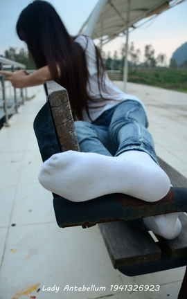 站前女神 恋足美腿棉袜女神级摄影套图 008_丽丝库