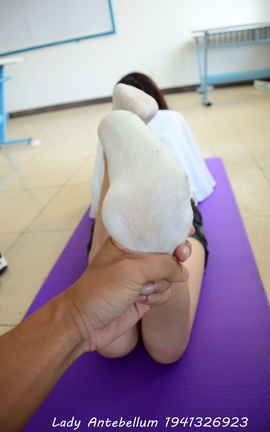 站前女神 恋足美腿棉袜女神级摄影套图 088_丽丝库