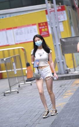 精选街拍作品 NO.0836 咔喳街拍作品 白色热裤_丽丝库