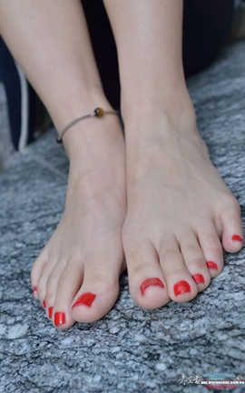 ecolog美足极品-小雪儿绝美裸足终结版_丽丝库