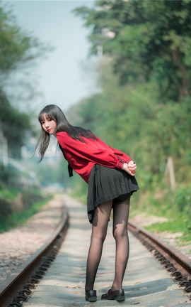 奔跑的红色JK女生_丽丝库