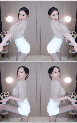 虎牙 暖暖(周童潼)-直播 魔法书福利 V046[1920X1080][3分34秒]_丽丝库