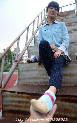 站前女神 恋足美腿棉袜女神级摄影套图 018_丽丝库