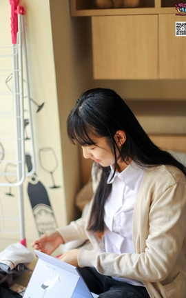 物恋传媒 No.005 秋木苏 JK制服高中女生