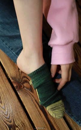 爱美足社区 2018 Vol.24 落落 .rarVans 绿色棉袜_丽丝库