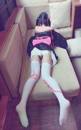 福利图在线看-山兔叽-明天就是除夕夜了_丽丝库